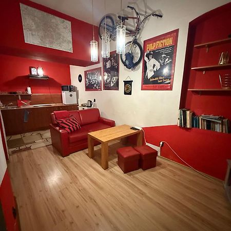 Studio Red And White Apartment Lodz  Exterior photo