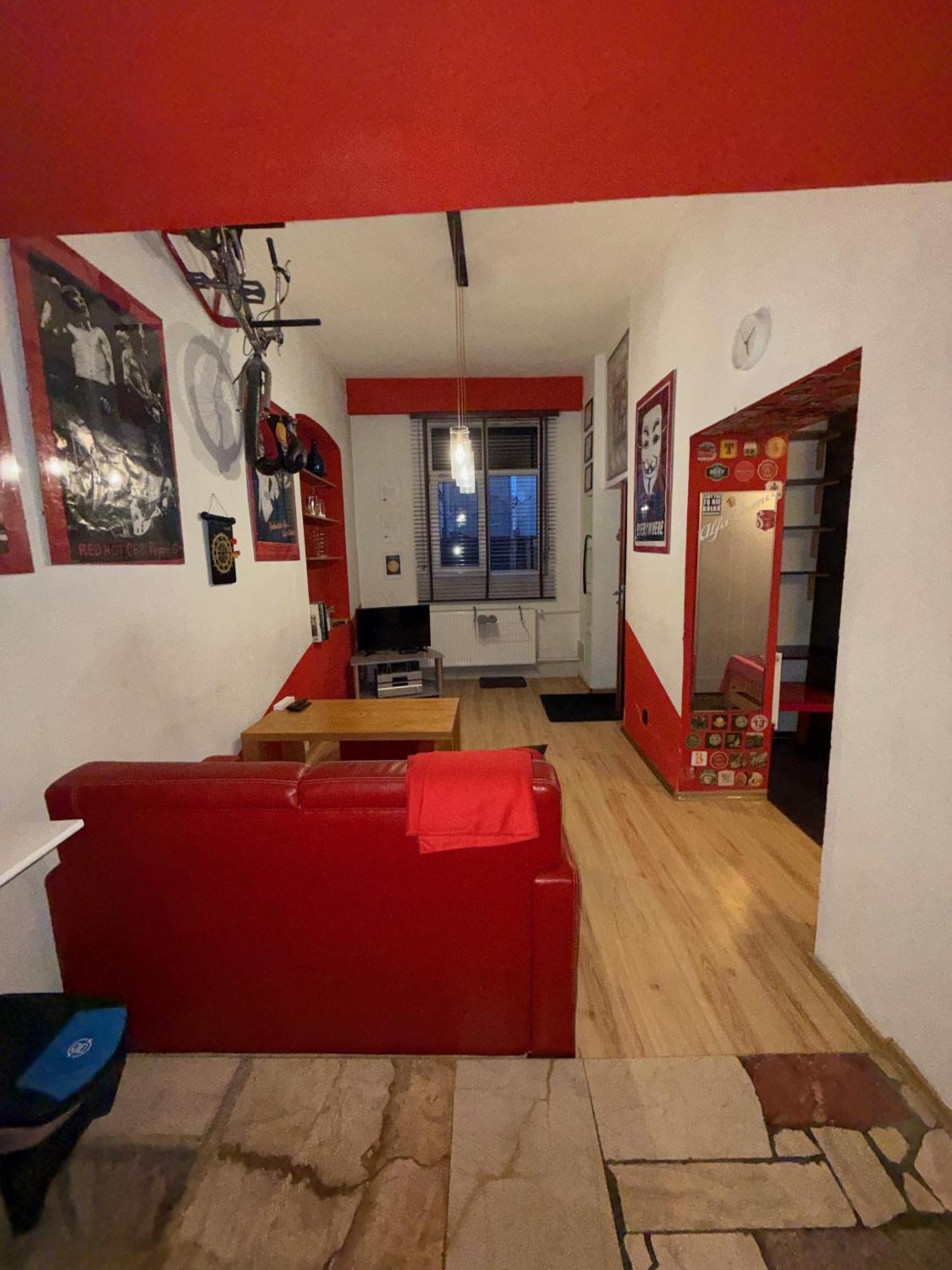 Studio Red And White Apartment Lodz  Exterior photo