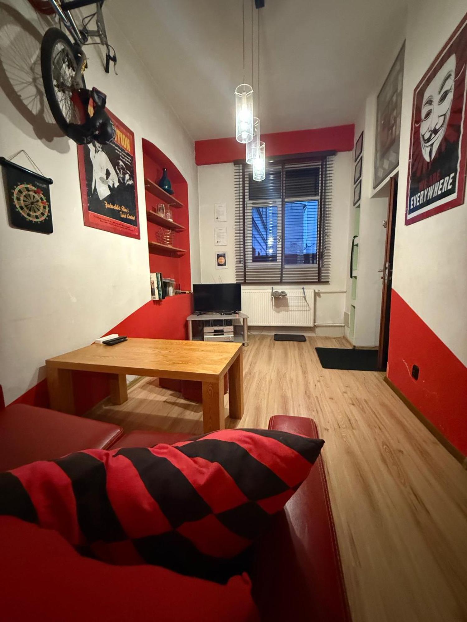 Studio Red And White Apartment Lodz  Exterior photo